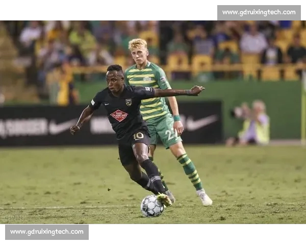 高清足球赛事直播APP下载指南畅享全球赛场精彩即时比分数据分析权威解说 - 副本 (156) - 副本 - 副本 - 副本